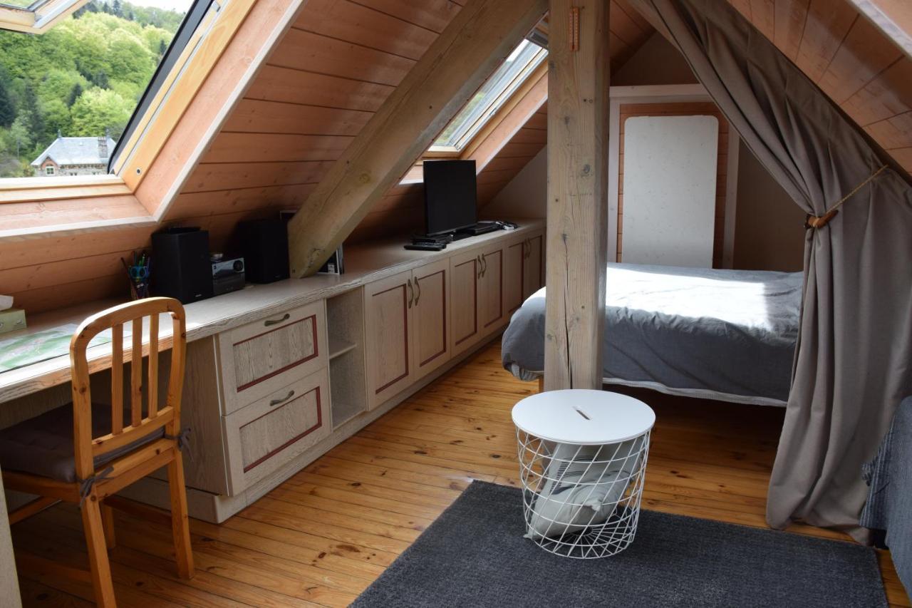 Petit Duplex De Charme Sous Les Toits Du Mont-Dore المظهر الخارجي الصورة